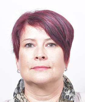 Portrait photo of Sara Seddon