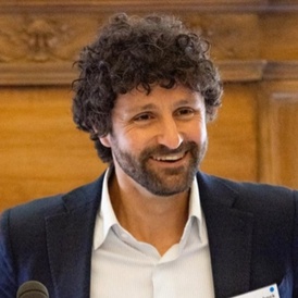 Portrait photo of Jon Roozenbeek.
