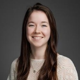 Portrait photo of Miriam Remshard.