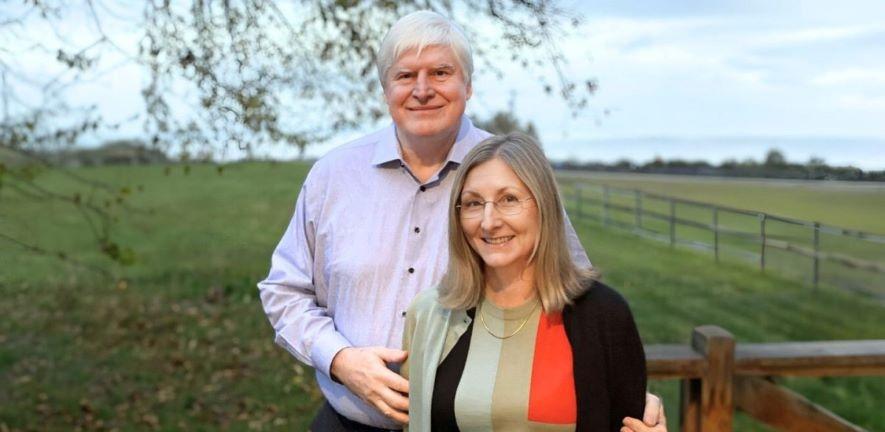 Photo of Christina and Peter Dawson.