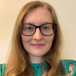 Portrait photo of Jo Simmonds.