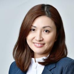Portrait photo of Agnes Ho